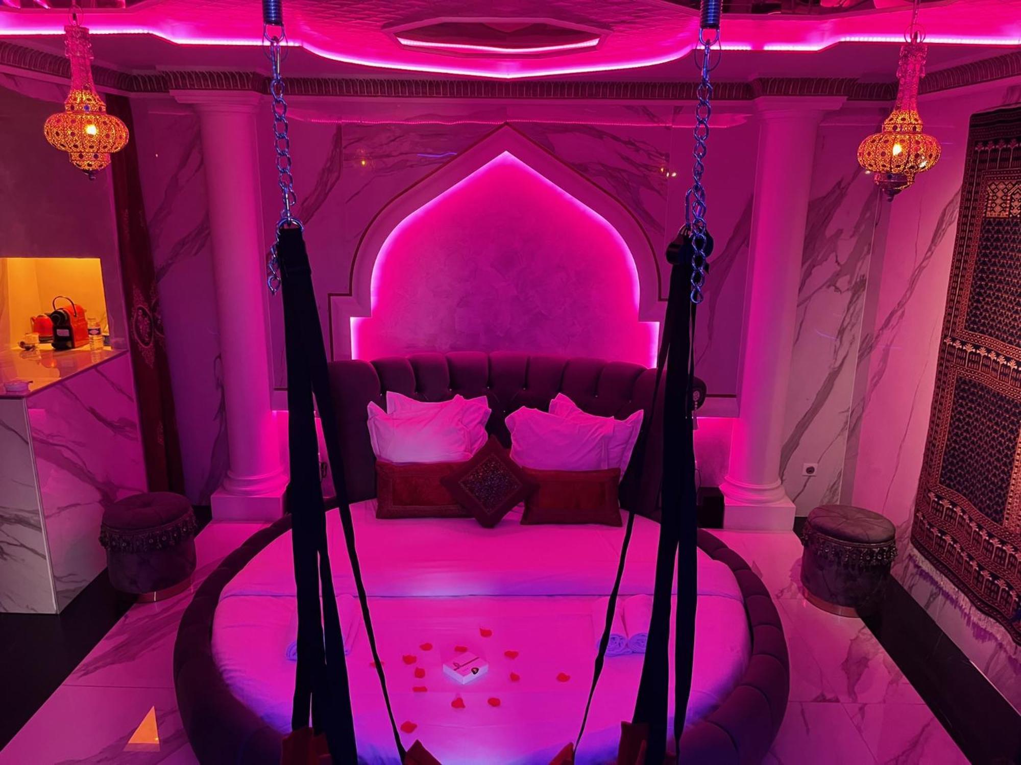 Sheherazade Lyon Room photo